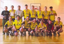Volleyball team after winning the first place in Płocka Licealiada in 2004